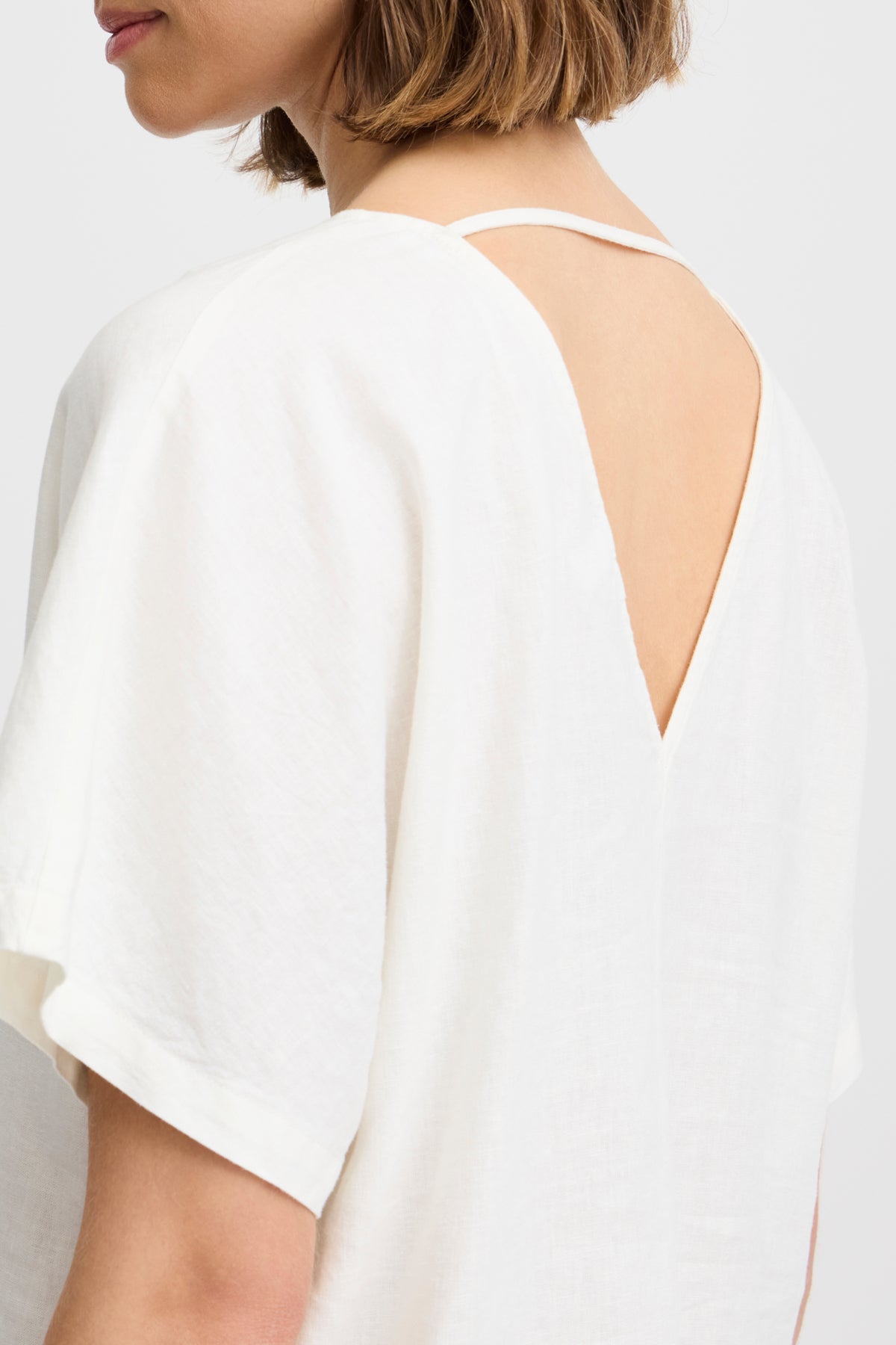 Shirts - Byfalakka V-neck Blouse van b.young