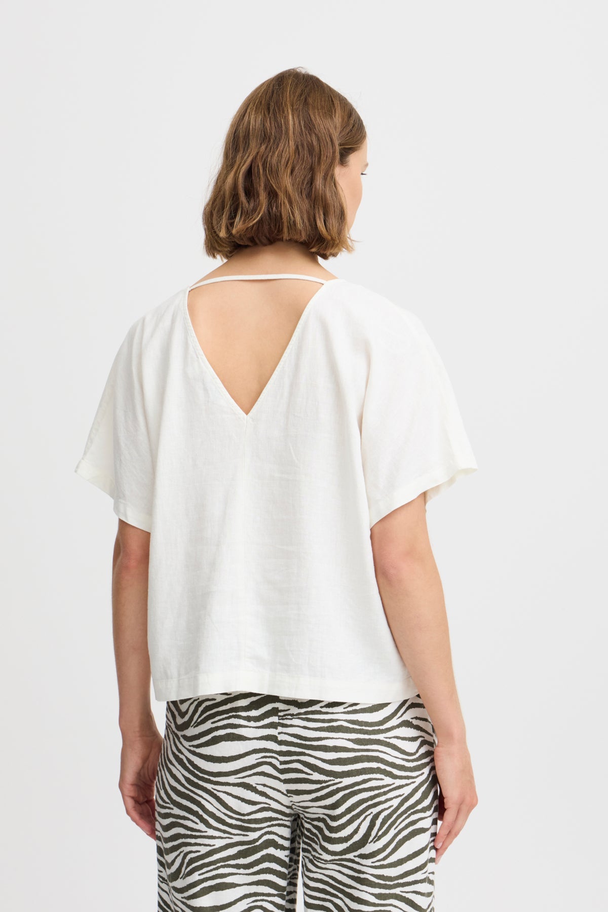 Shirts - Byfalakka V-neck Blouse van b.young