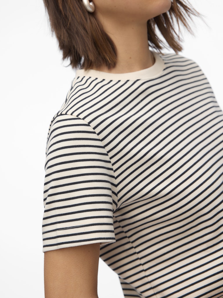 T-shirts - Vmjada Naima Ss O-Neck T-Shirt van Vero moda