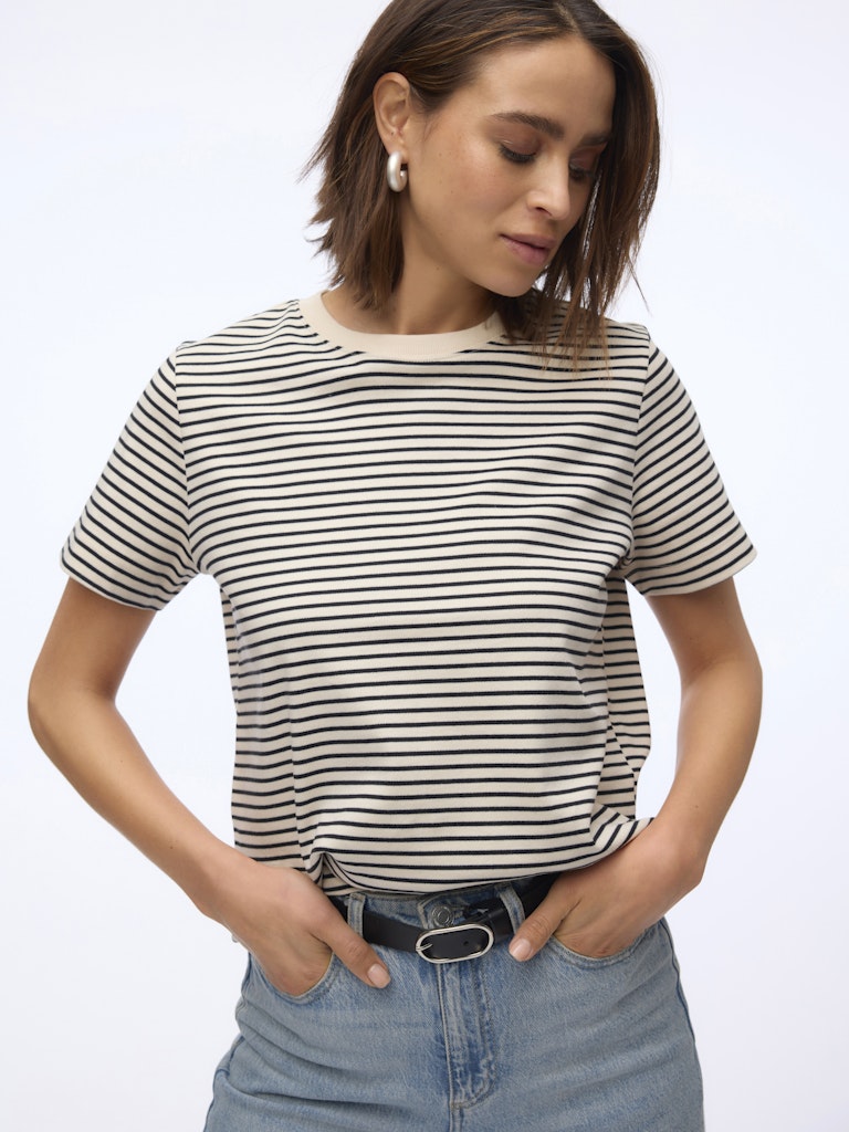 T-shirts - Vmjada Naima Ss O-Neck T-Shirt van Vero moda