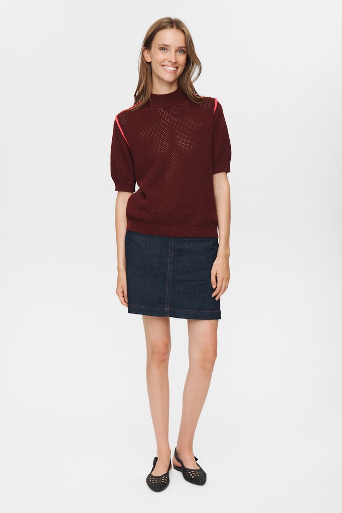 Winetasting Pulls - Nuallinor Pullover van Numph