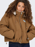 Cloud dancer Jassen - Onlmaria Life Rev Puffer Jacket van Only