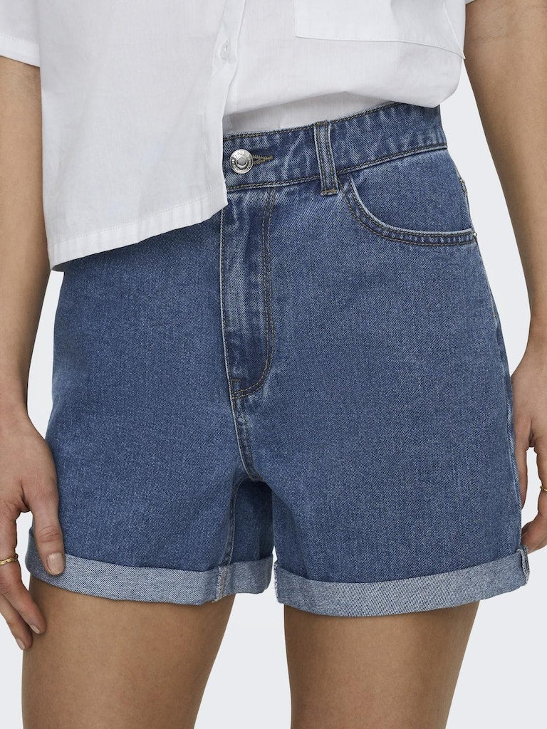Medium Blue Denim Shorts - Onlvega Hw Mom Denim Shorts Noos van Only