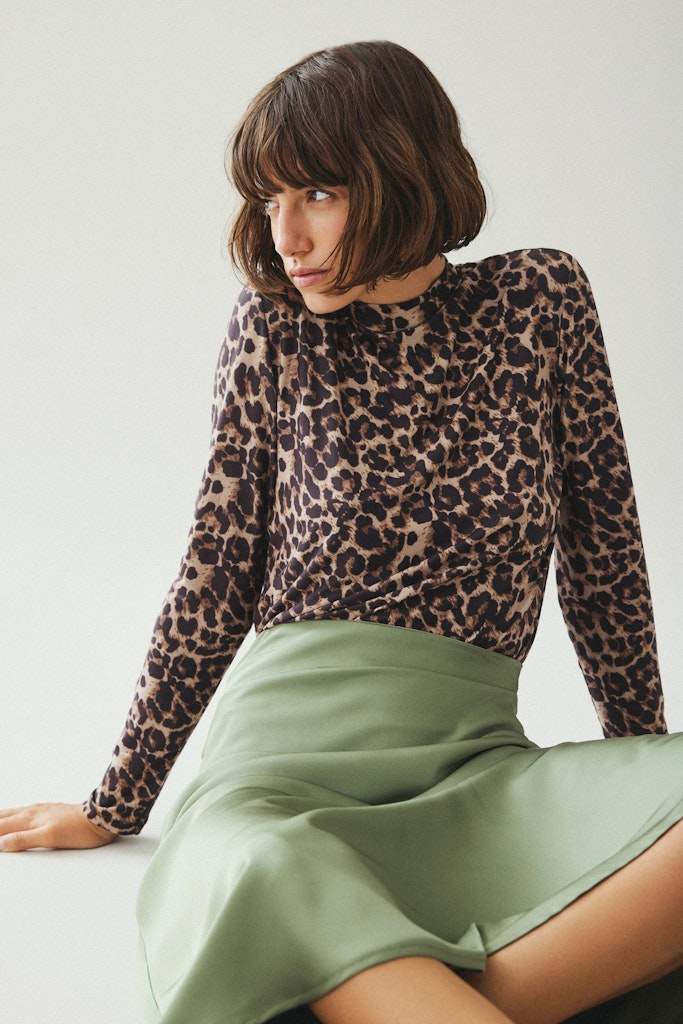 Tops - Vileoa L/S Rollneck Top Noos Leo - AW25 van Vila