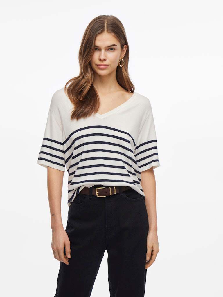 T-shirts - Viwennie V-Neck S/S Knit T-Shirt van Vila