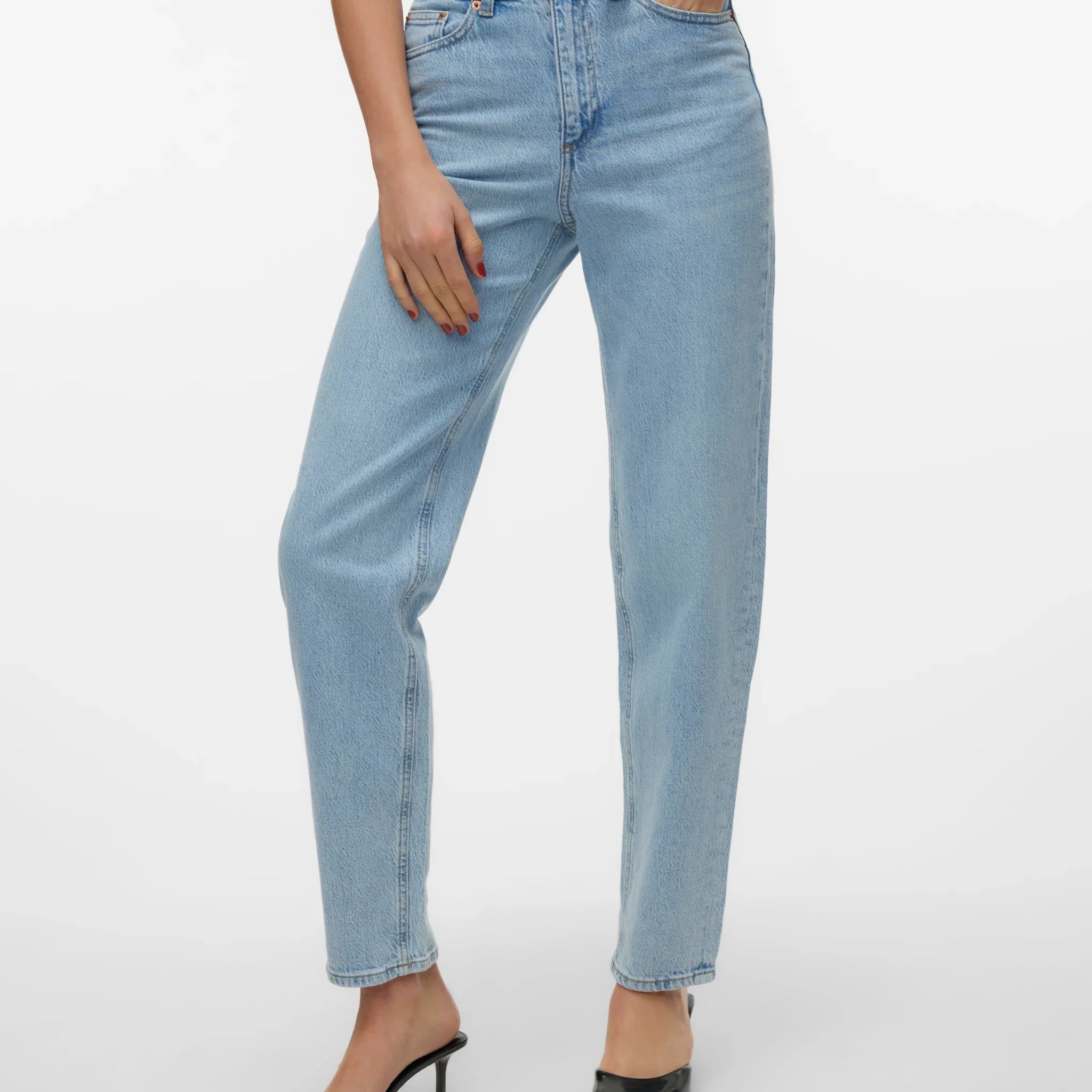 Light blue denim Jeans - Vmtessa Hr Mom Jeans Ra339 Ga Noos van Vero moda